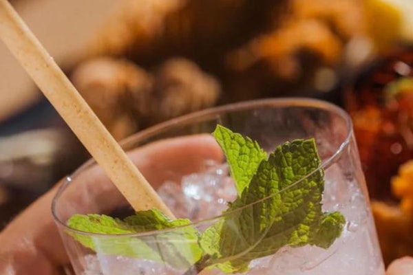 The product is designed to break down without leaving microplastics and is free from plastic, polylactic acid (PLA), and PFAS.