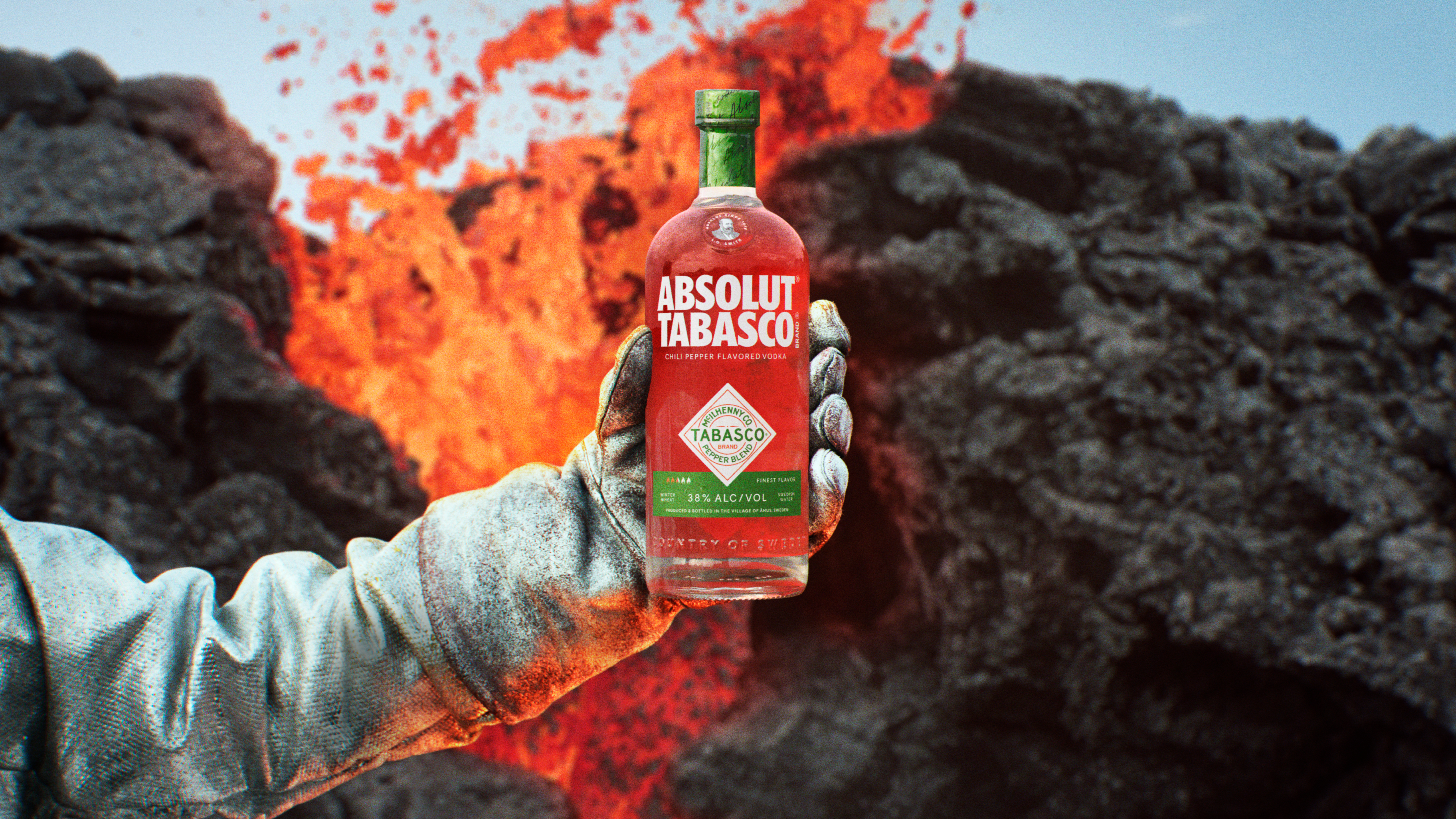 Designed by Absolut&rsquo;s internal innovation team in collaboration with Tabasco, the bottle balances two established visual systems without altering Absolut&rsquo;s standard glass platform.